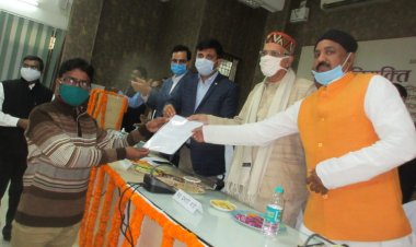 शिक्षक भर्ती के द्वितीय चरण में जनपद के 22 सहायक अध्यापकों को प्रदान किया गया नियुक्ति पत्र