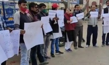 प्रयागराज के धूमनगंज मे सपा का प्रदर्शन