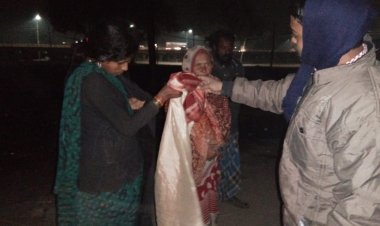 उम्मीद संस्था के द्वारा क्रिसमस पर जरूरतमंदो को किया गया वस्त्र वितरण