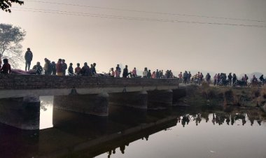 प्रयागराज मे सडक किनारे युवक का मिला शव,जांच मे जुटी पुलिस