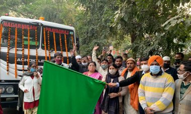 वायु की गुणवत्ता में सुधार हेतु वाटर मशीन का मेयर अभिलाषा गुप्ता ने हरी झंडी देकर रवाना किया