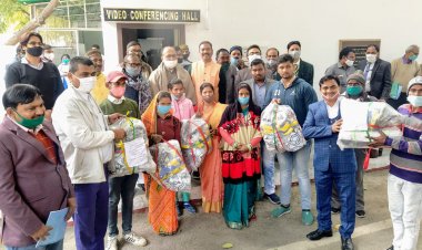 लखनऊ में आयोजित खेल सामग्री वितरण कार्यक्रम का एनआईसी में हुआ सजीव प्रसारण