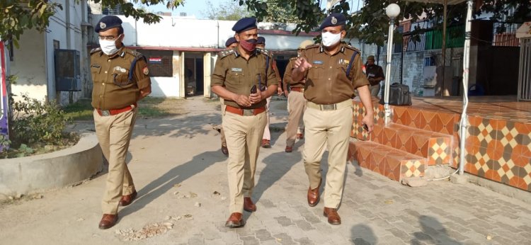 ADG IG SSP ने प्रयागराज पुलिस ऑफिस का निरीक्षण कर सुरक्षा  की लिए जानकारी