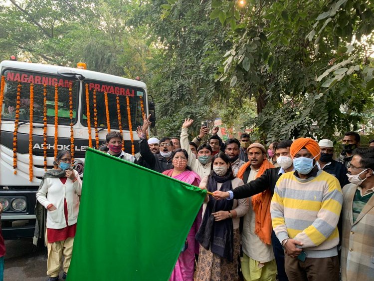 वायु की गुणवत्ता में सुधार हेतु वाटर मशीन का मेयर अभिलाषा गुप्ता ने हरी झंडी देकर रवाना किया