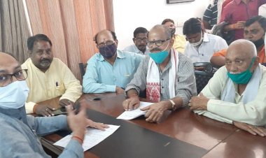 उत्तर प्रदेश गल्ला सस्ता विक्रेता परिषद का प्रतिनिधि मंडल कैबिनेट मंत्री सिद्धार्थ नाथ सिंह से मिलकर ज्ञापन पत्र सौंपा