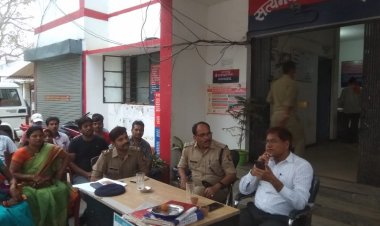 उपजिलाधिकारी बारा  व क्षेत्राधिकारी बारा की देख रेख में शंकरगढ़ थाना में पीस कमेटी की बैठक सम्पन्न