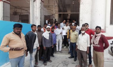 बक्शी बांध पटरी दुकानदारों का नगर आयुक्त कार्यालय पर प्रदर्शन