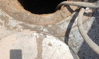 प्रयागराज में गटर में गिरे सफाईकर्मियों का रेस्क्यू