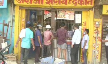 नोएडा-गाजियाबाद में खुली शराब की दुकानें, लंबी-लंबी कतारें