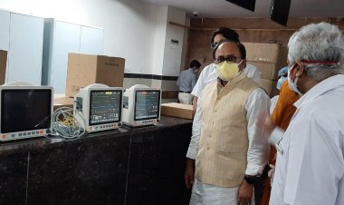 प्रयागराज: SRN में ICU के लिए आए 150 मॉनिटर मशीनों का कैबिनेट मंत्री ने किया शुभारंभ