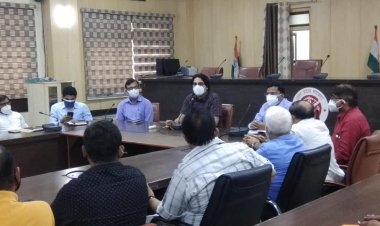 अनाथ हुए बच्चो को निःशुल्क पढाने को आगे आयें प्राइवेट स्कूल: डीएम प्रयागराज