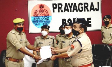 प्रयागराज- गर्भवती महिला को अस्पताल पहुंचाने वाले पुलिसवालों का सम्मान