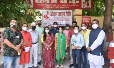 ब्लड बैंक में ब्लड फ़ॉर ह्यूमैनिटी फाउंडेशन के आवाहन पर स्वैछिक रक्तदान शिविर