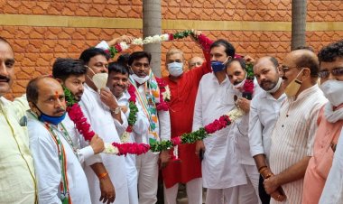 प्रयागराज: बसपा के एक दर्जन नेता कांग्रेस में हुए शामिल