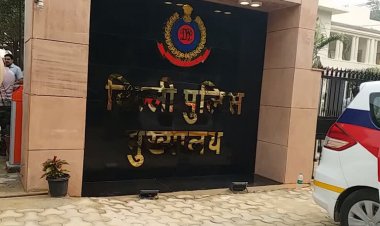 ऑन आर्मी ड्यूटी का स्टीकर लगाकर करते थे फैक्टरियों में सेंधमारी, दो गिरफ्तार