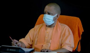 छात्रों को योगी सरकार का बड़ा तोहफा, नए सत्र से टैबलेट से करेंगे पढ़ाई