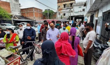 प्रयागराज: कैबिनेट मंत्री ने सरकारी राशन की दुकानों का किया औचक निरीक्षण, दी हिदायत