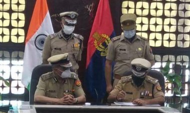 सेवानिवृत्त से पहले पुलिस महानिदेशक हितेश चंद्र अवस्थी ने अपना कार्यभार एडीजी प्रशांत कुमार को सौंपा
