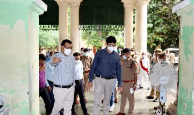 प्रयागराज: अधिकारियों ने जिपं अध्यक्ष चुनाव की तैयारियों का लिया जायजा