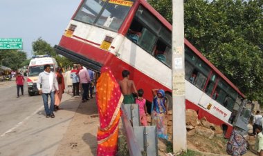 प्रयागराज से चित्रकूट जा रही रोडवेज बस पान की गुमटी में घुसी, पाँच घायल
