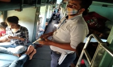 कोरोना महामारी की तीसरी लहर को लेकर यात्रियों को जागरूक किया गया