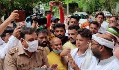 शांति मार्च निकालने पर अड़े कांग्रेस नेताओं की हुई गिरफ्तारी