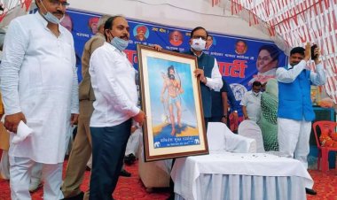 ब्राह्मण और दलितों पर हो रहे हैं अत्याचार : सतीश चन्द्र मिश्र