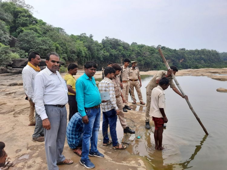 कोरोना वीकेंड में पिकनिक मनाने शबरी जल प्रपात गये बांदा के चार युवक डूबे, तीन की मौत