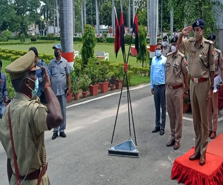 डीजीपी मुकुल गोयल अयोध्या पहुंचे, कर रहे रामलला के दर्शन