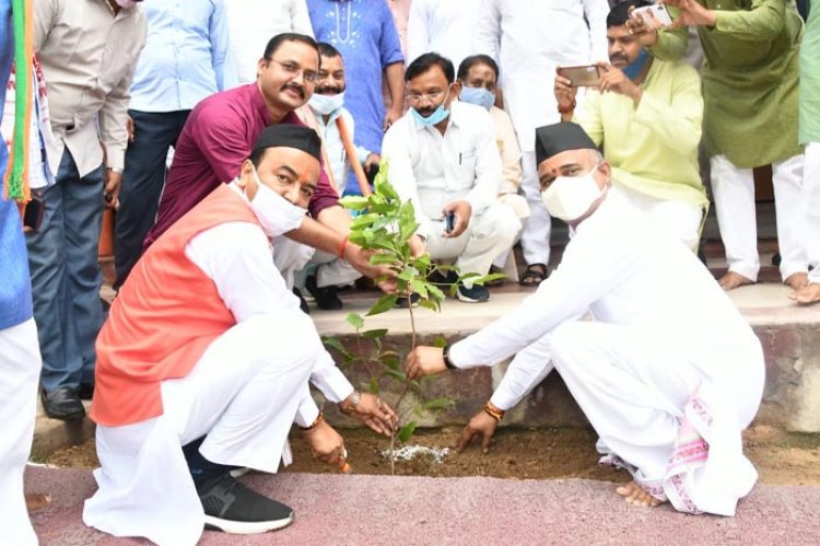 वृक्ष हमारे देश की आर्थिक, सामाजिक व धार्मिक समृद्धि के आधारः उपमुख्यमंत्री