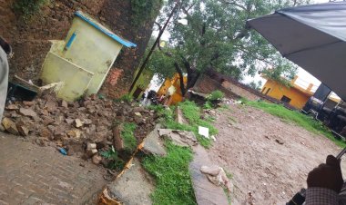 मन्दाकिनी के रामघाट में दीवार ढहने से व्यापारी पिता-पुत्र दबे, गंभीर हालत में प्रयागराज रेफर