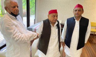 मुलायम से मिले लालू, कहा देश को लोकसमता और समाजवाद की जरूरत : लालू यादव