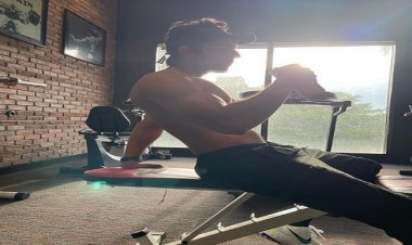 प्रयागराज पहुंचे आयुष्मान खुराना बोले : 'रेंडमिक रिदम से कर रहा हूँ पेंडमिक का सामना'