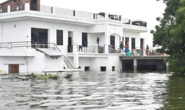 नौ जिलों में नदियां खतरे के निशान से ऊपर, प्रभावित क्षेत्रों में लगायी गयी हैं 1992 नावें