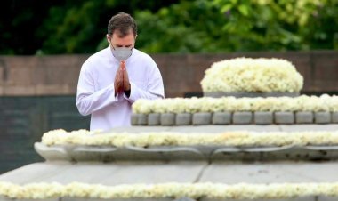 राहुल ने पुष्पांजलि अर्पित कर पिता राजीव गांधी को किया नमन