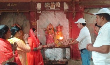 लड्डू गोपाल के जन्मोत्सव की खुशी ग्रामीण अंचल में भी बिखरी, सजी झांकी