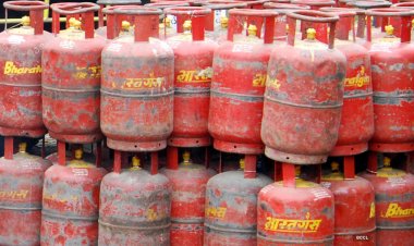 महँगा हुआ गैस सिलेंडर, रसोई गैस की कीमतों में 25 रुपये प्रति सिलेंडर तक का इजाफा