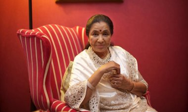 88 साल की हुईं सदाबहार गायिका आशा भोसले