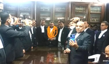 अधिवक्ताओं ने अपना दल (एस) के राष्ट्रीय अध्यक्ष अभिषेक का किया स्वागत