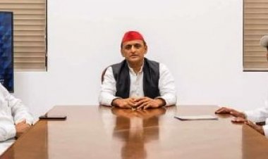 अखिलेश यादव से एक घंटे मिले बसपा के पूर्व नेता लालजी और रामअचल