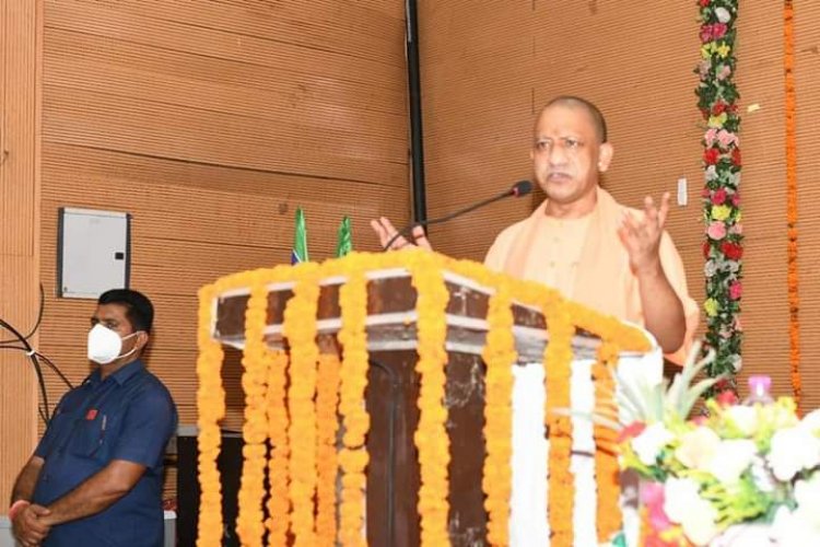 पिछली सरकारों ने जातिगत तथा पूर्वाग्रह के आधार पर महापुरुषों को बांटा : CM योगी