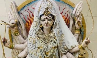 लखनऊ में छाने लगी नवरात्रि की रौनक, शनिवार को होगी तृतीया-चतुर्थी तिथि की एक साथ पूजा