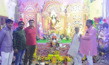 अयोध्या : 1500 स्थानों पर स्थापित हुई दुर्गा प्रतिमा, 100 स्थानों पर रामलीलाओं का मंचन