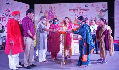 नवरात्रि महोत्सव के तीसरी निशा में मांडवी सिंह का कथक नृत्य बना आकर्षण