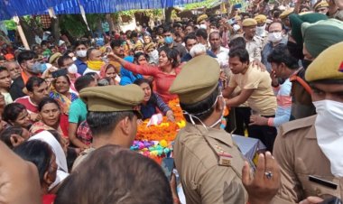 फतेहपुर: गांव पहुंचा शहीद सैनिक का पार्थिव शरीर, दर्शन के लिए उमड़ा जनसैलाब