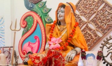 षष्ठी पर देवी के कात्यायनी स्वरूप की आराधना, मंदिरों में हुए दिव्य शृंगार