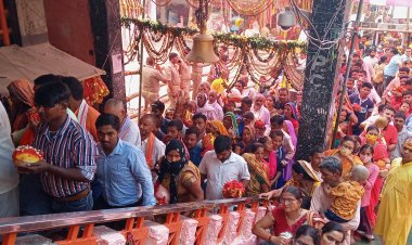 मां विंध्यवासिनी के कात्यायनी स्वरूप की झलक देख निहाल हुए श्रद्धालु