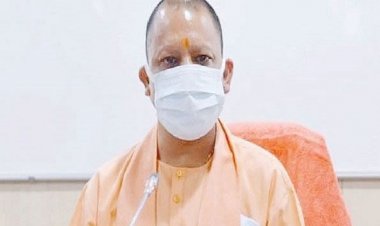 मुख्यमंत्री योगी ने वैक्सीनशन केंद्र का किया निरीक्षण, बोले सतर्कता अब भी जरूरी