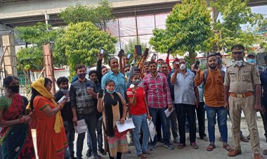 धनतेरस पर्व पर आठ लाख के गुम हुए मोबाइल पाकर स्वामियों के खिले चहेरे