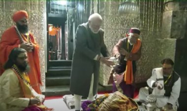 केदारनाथ मंदिर प्रवेश से पहले संत समाज ने प्रधानमंत्री मोदी का किया अभिवादन